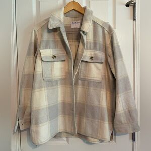Old Navy Women's Utility Jacket / Shacket - Cream and Gray Plaid. Size Large